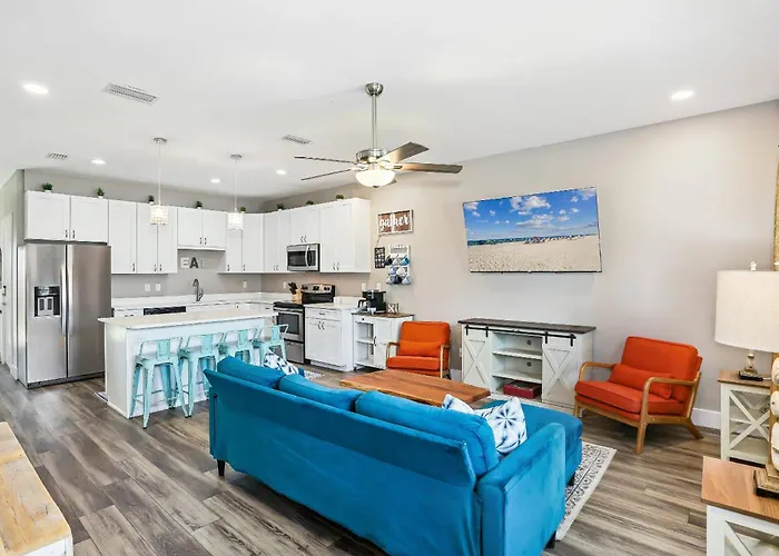 1621 E Cervantes St Holiday home *
