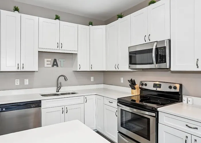 1621 E Cervantes St Holiday home