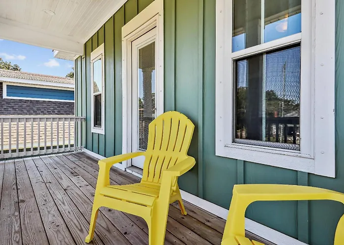 1621 E Cervantes St Holiday home *